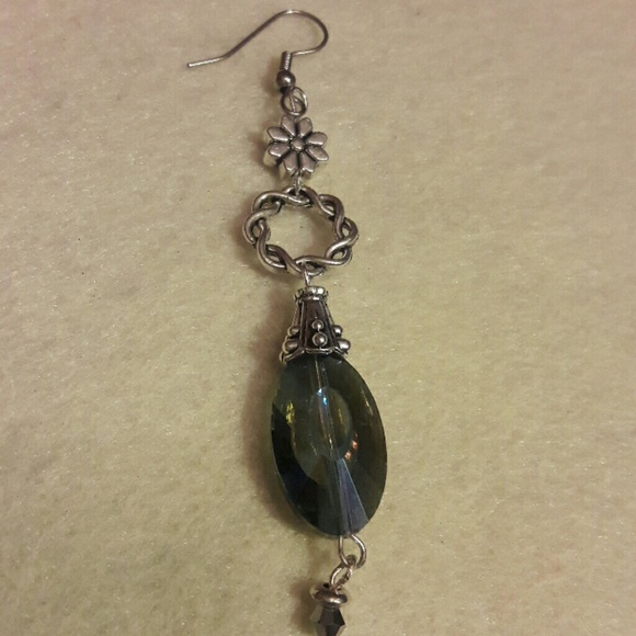 DebbBees #184.  Blue faceted drop dangle - Picture 6 of 6